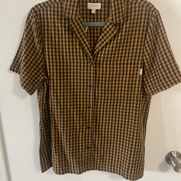 Brixton new with tags. checkered yellow and black button up shirt. Size xs - Picture 4 of 5
